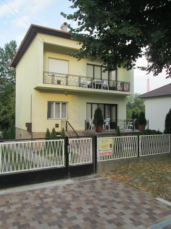 Rozs Haz Apartment ซาลาคาโรส ภายนอก รูปภาพ